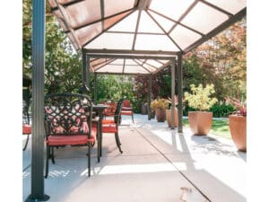 Outdoor Lounge Area Moraga Post Acute