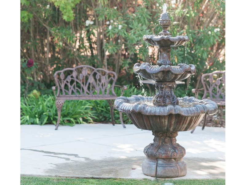 Outdoor Fountain Moraga Post Acute