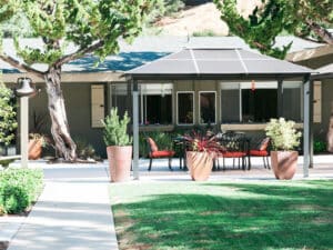 Exterior Shaded Lounge Area Moraga Post Acute